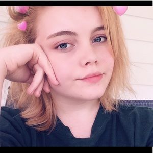 Meet your Posher, Caitlin